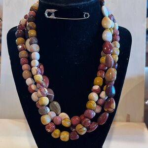 Chic Multicolor Stone Necklace. Size 17 to 18 1/2 inches long
